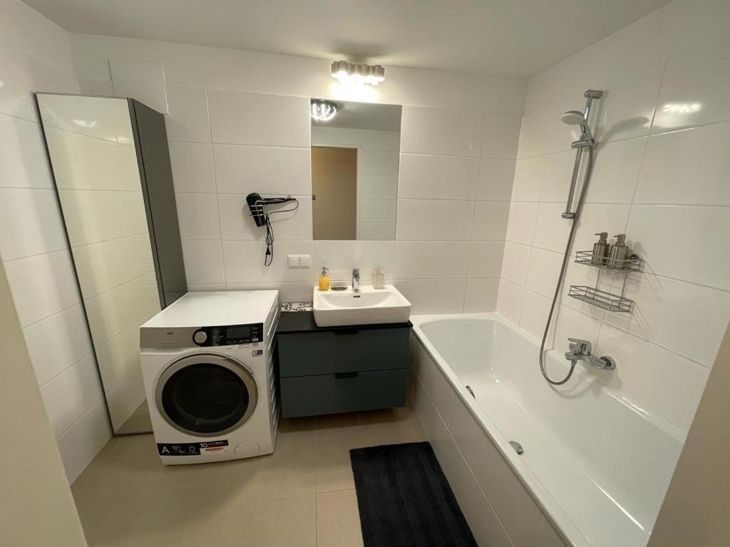 Lovely 3 Rooms Apartment Viena Esterno foto